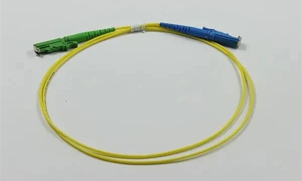 Snáithín snáthoptaice E2000 Luaidhe Geansaí